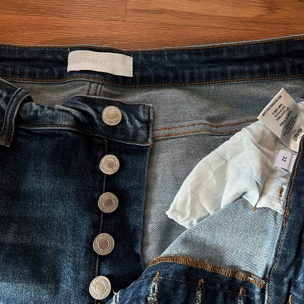 Woman’s Vervet Jeans size 32